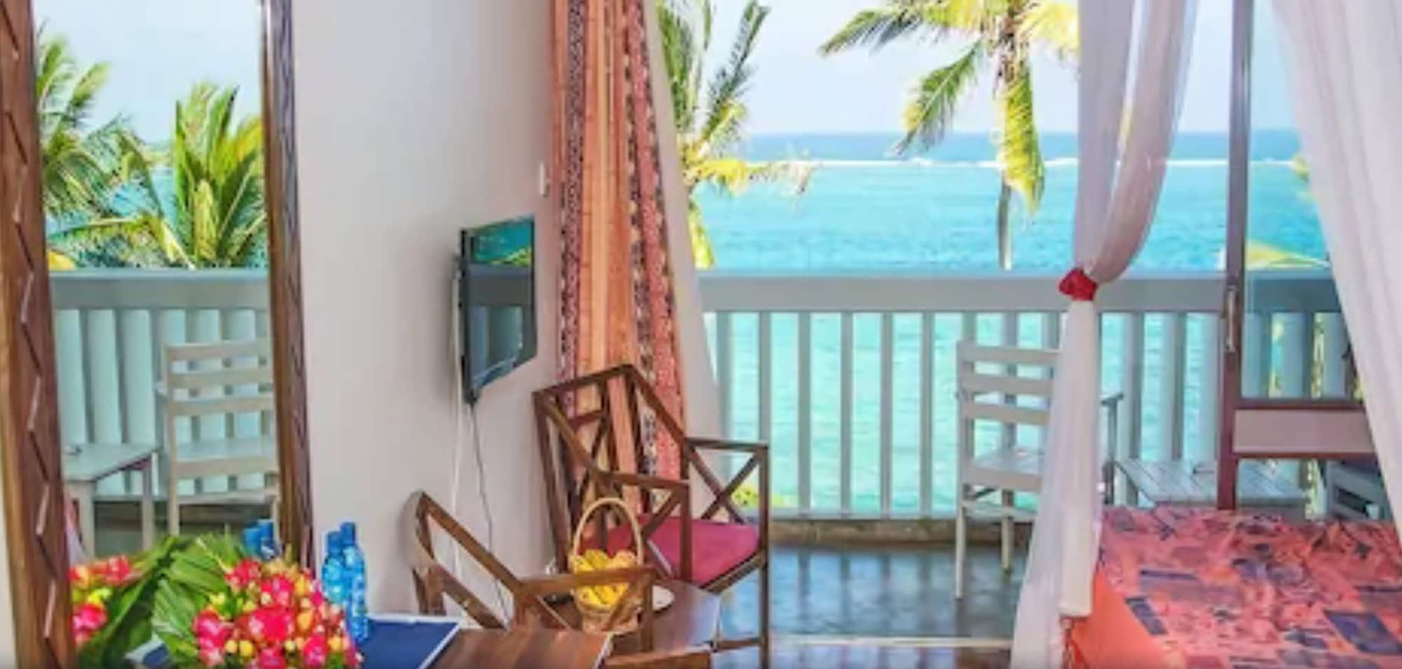 Mombasa Beach Hotel Bagian luar foto