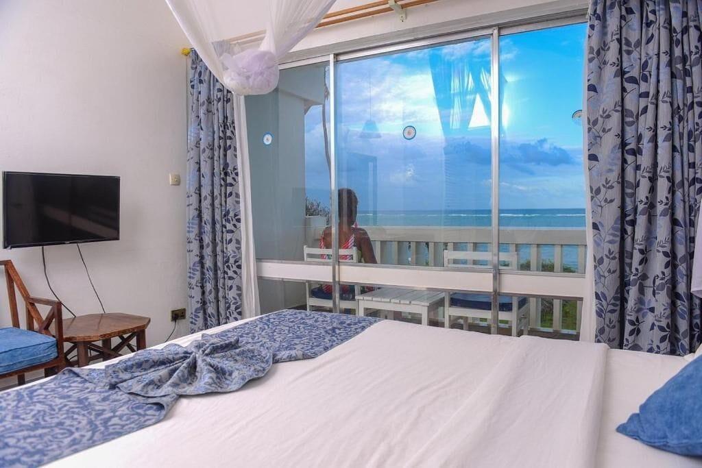 Mombasa Beach Hotel Bagian luar foto