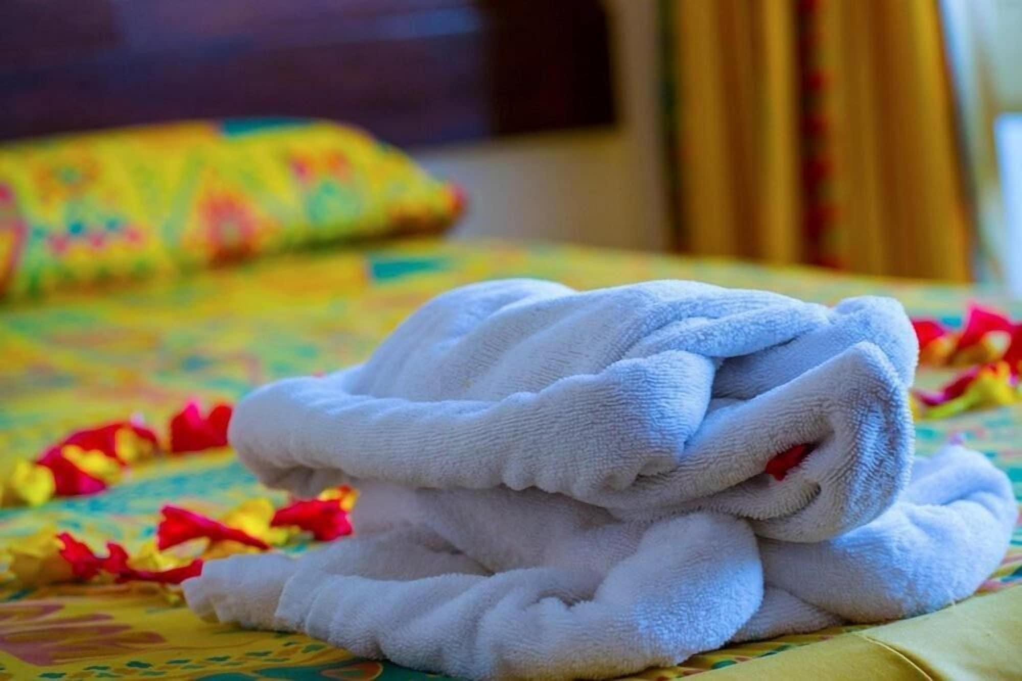 Mombasa Beach Hotel Bagian luar foto