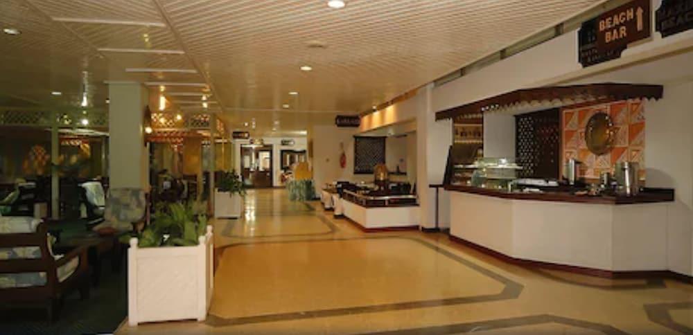 Mombasa Beach Hotel Bagian luar foto