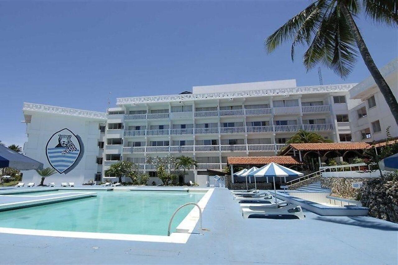 Mombasa Beach Hotel Bagian luar foto