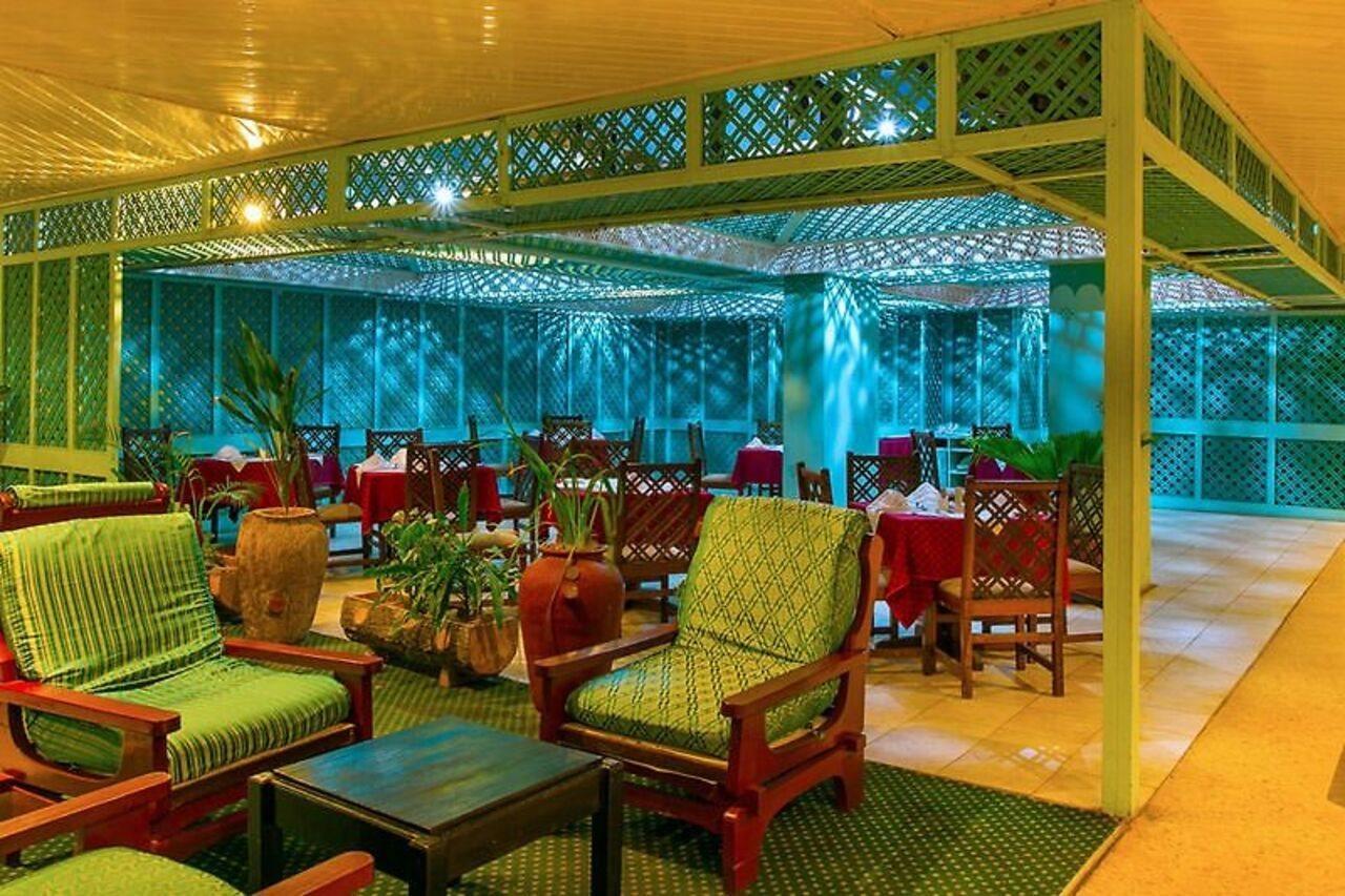 Mombasa Beach Hotel Bagian luar foto