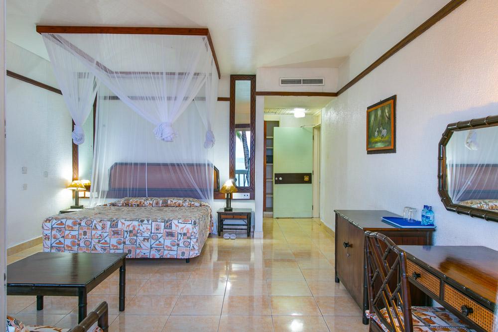 Mombasa Beach Hotel Bagian luar foto