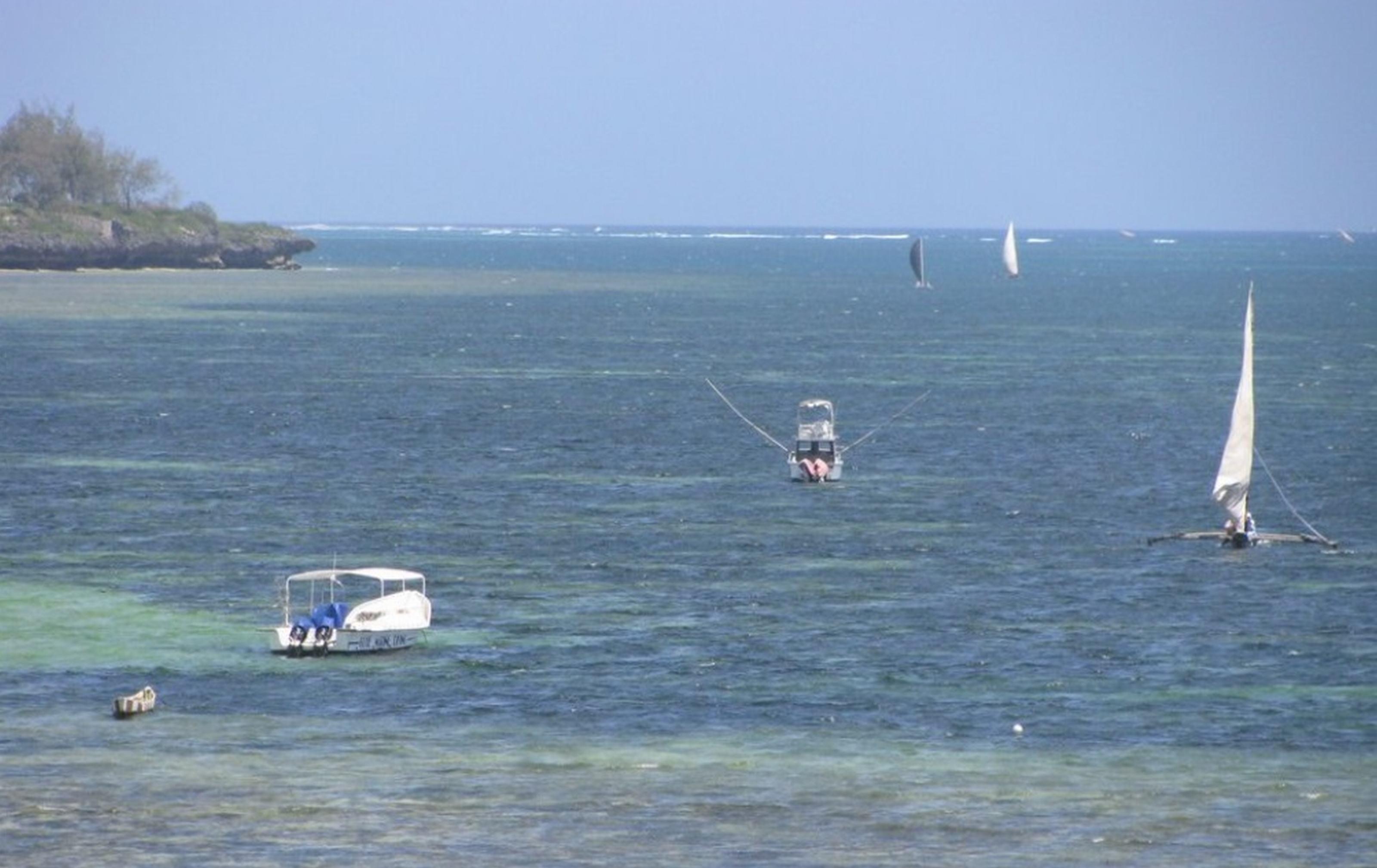 Mombasa Beach Hotel Bagian luar foto