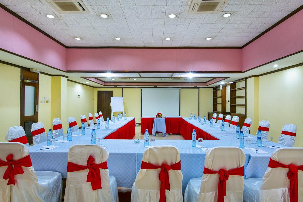 Mombasa Beach Hotel Bagian luar foto