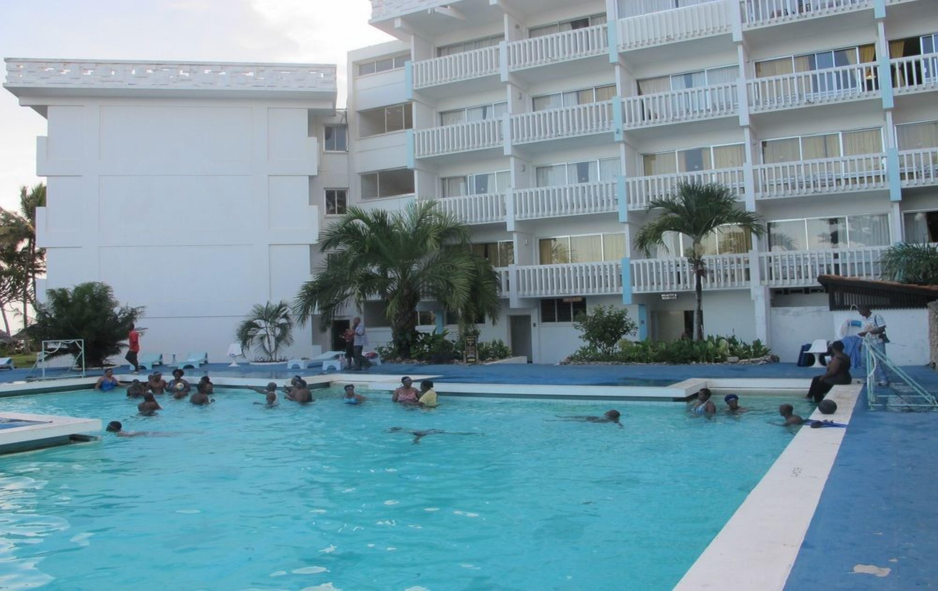Mombasa Beach Hotel Bagian luar foto