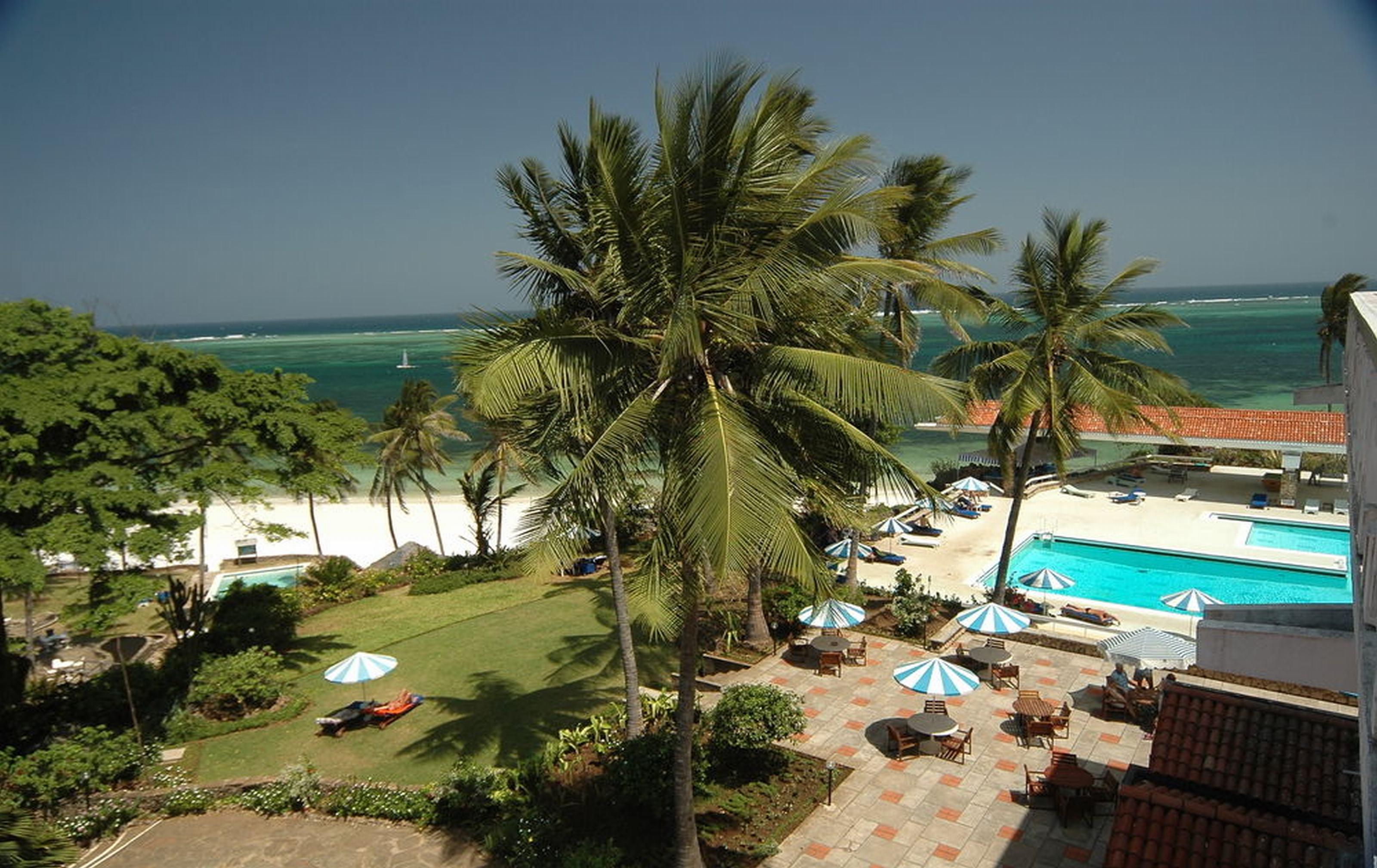 Mombasa Beach Hotel Bagian luar foto