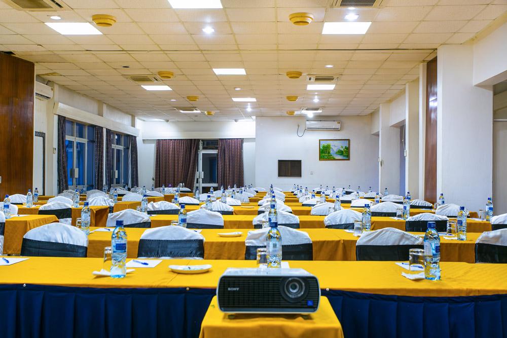Mombasa Beach Hotel Bagian luar foto